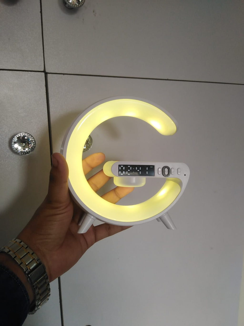 G63 - Smart Table Lamp with Wireless Charger